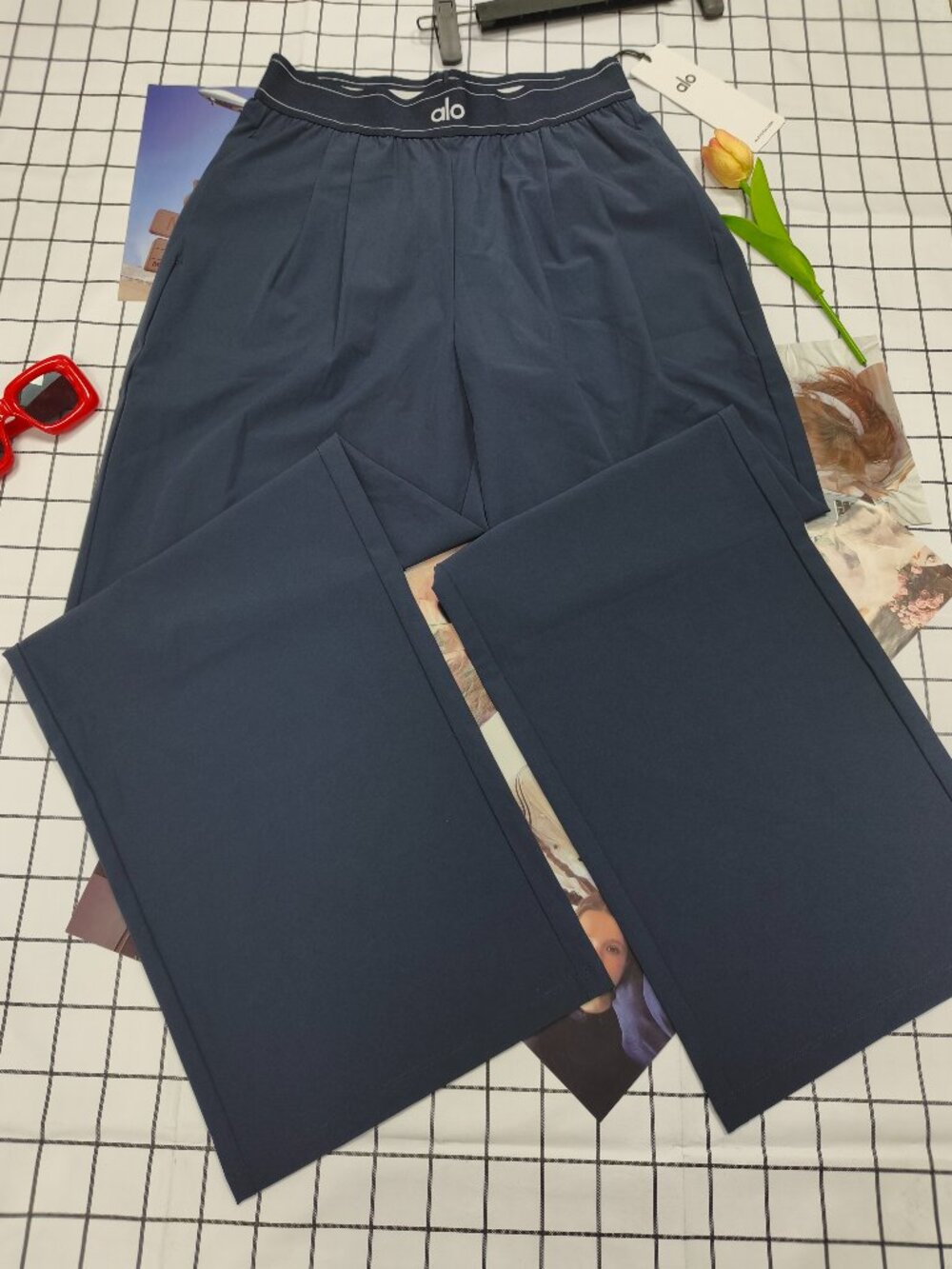 Alo Yoga Daily Commute Casual Navy Blue Pants New With Tags Regular 30" Inseam🥰 - Picture 2 of 8